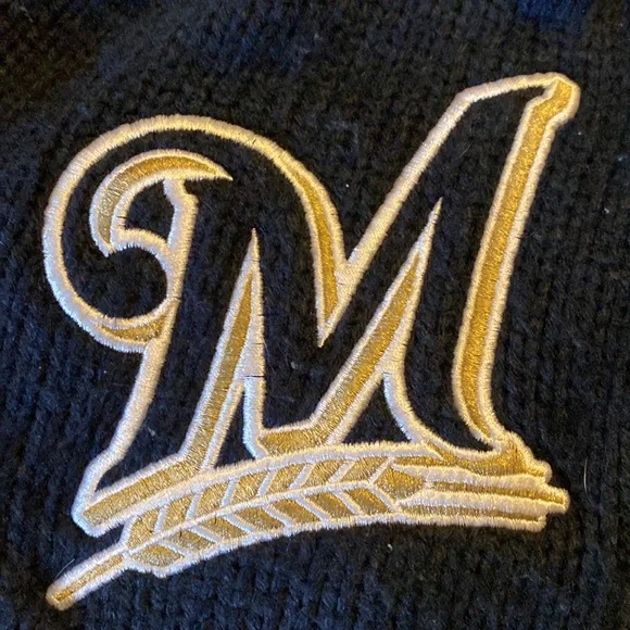 Men’s Brewers winter hat! - Picture 2 of 4